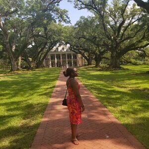 Meet your Posher, Louise